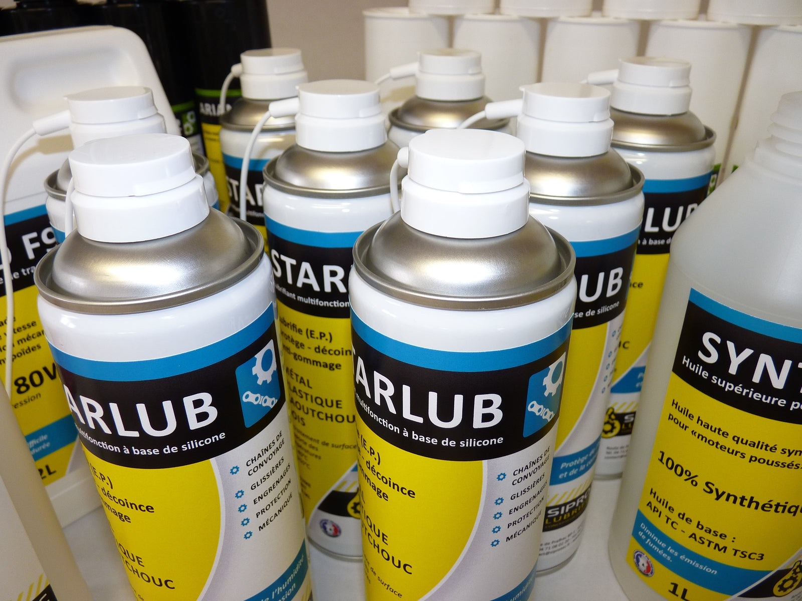 Répondre aux problèmes de graissage des convoyeurs à chaînes en milieux poussiéreux.